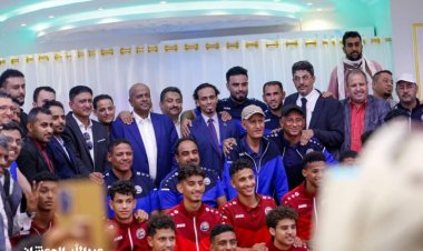 السقاف أثناء استقبال بعثة منتخب الناشئين في العاصمة عدن.. يعلن عن تكريم جميع أعضاء البعثة من قبل الرئيس القائد عيدروس قاسم الزُبيدي