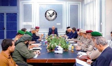 العاصمة عدن.. الرئيس الزُبيدي يترأس اجتماعا استثنائيا للجنة الأمنية العُليا