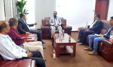 الشرفي والزعوري يبحثان تدفق المساعدات الانسانية والإغاثية