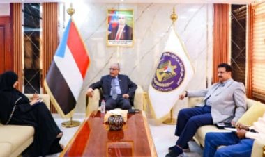 رئيس الجمعية الوطنية يلتقي مدير عام مكتب وزارة التخطيط والتعاون الدولي بالعاصمة عدن.