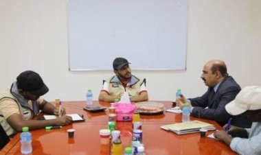 لقاء يبحث تعزيز التعاون بين الهلال الإماراتي ومكاتب وزارة الصحة والتعليم بساحل حضرموت