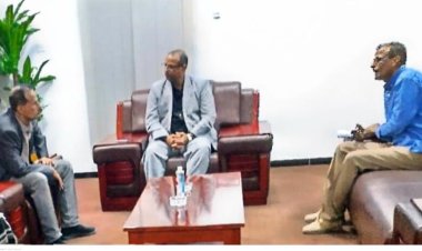 الوزير الزعوري يناقش مع القميري عضو هيئة رئاسة الانتقالي الأوضاع الإنسانيّة في المهرة