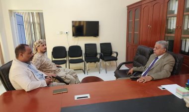 الجمحي و بلعفير يبحثان مع أدارة المستشفى العسكري بالمكلا آلية تشغيل المرحلة الأولى وكيفية توفير الطواقم الفنية و الصحية للعيادات الطبية  