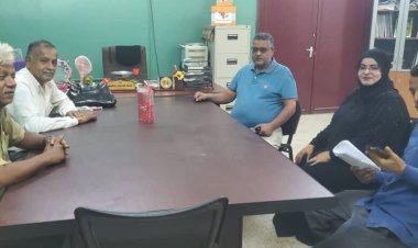 العاصمة عدن.. قيادة اللجان المجتمعية بمديرية المعلا تتفقد مدرسة جيل المستقبل بالمديرية وتعد بتقديم الدعم لها