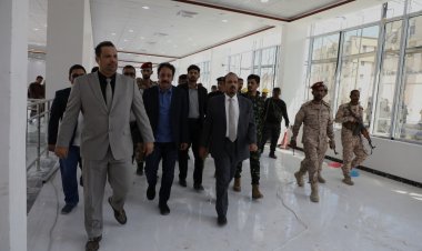 محافظ حضرموت يتفقد الأعمال الإنشائية بالمبنى التجاري بالمؤسسة الاقتصادية بالمكلا والتحضيرات للمعرض الرمضاني