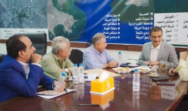 لملس يتفقد أعمال حديقة النافورة بصيرة وصندوق النظافة بخورمكسر