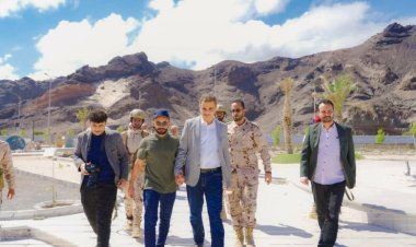 المحافظ لملس يدشن برنامجه للعام الجديد بنزول ميداني إلى مديريتي خور مكسر وصيرة