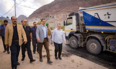 العاصمة عدن.. لملس يتفقد أعمال مشروع تأهيل طرق مديرية التواهي