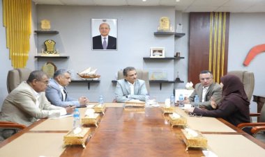 مديرة التربية والتعليم بعدن تثمن تجاوب وجهود المحافظ لملس مع قضية تأخير رواتب المعلمين