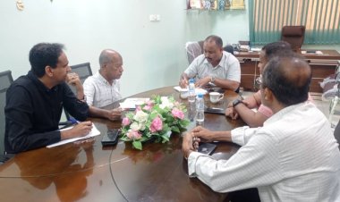 الجمحي يناقش مع مؤسسة ايادي الخير للتنمية تدخلاتهم في القطاع الصحي بحضرموت الساحل