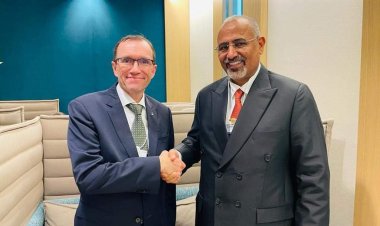 الرئيس الزُبيدي يواصل مباحثاته مع رؤساء الوفود المشاركة في منتدى "دافوس" الاقتصادي