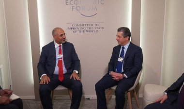 الرئيس الزُبيدي يلتقي رئيس وزراء حكومة إقليم كردستان العراق ورئيس وفد جنوب إفريقيا