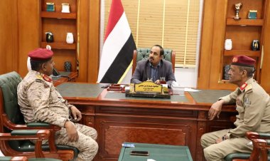 محافظ حضرموت يعقد اجتماعًا لمناقشة مستوى جاهزية الوحدات بالمنطقة العسكرية الثانية
