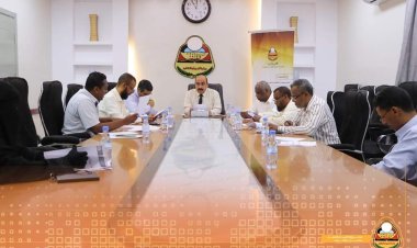 مناقشة المسودّة الأولية للائحة المقاصف المدرسية في اجتماع بتربية حضرموت الساحل