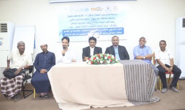 مساعد الأمين العام يلتقي مدير عام مديرية البريقة بالعاصمة عدن