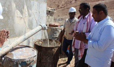 المدير العام لمديرية رخية يفتتح مشروع تأهيل بئر مياه منطقة لنف بمديرية رخية