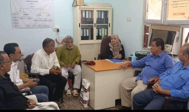 قيادة انتقالي المعلا تلتقي مدير مكتب الصحة والسكان بالمديرية وتتفقد المجمع الصحي