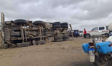 إنقلاب شاحنة في عدن