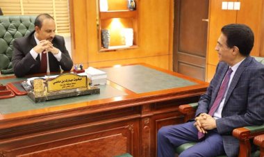 محافظ حضرموت يلتقي الإعلامي المعروف والأكاديمي المغربي الدكتور توفيق جزوليت