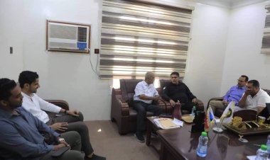 رئيس تنفيذية انتقالي حضرموت يناقش مع رئيس قطاع التدريب السياسي والإعلامي بهيئة التدريب احتياجات المحافظة من البرامج التدريبية