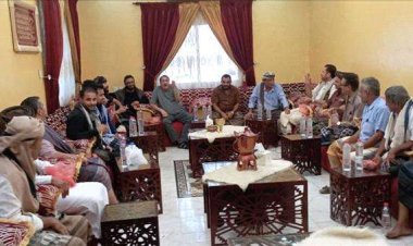 مدير أمن العاصمة عدن في مهمة وسط مشايخ وأبناء آل باهدى