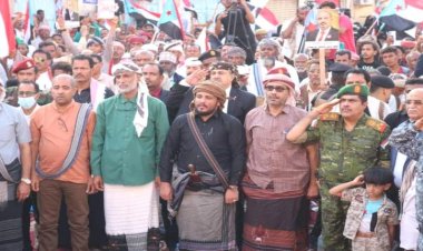 رئيس انتقالي شبوة يشارك أبناء حضرموت مليونية دعم النخبة