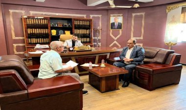 وزير الأشغال يناقش مع محافظ الضالع احتياجات المحافظة في مجال الطرق