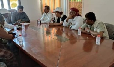 مدير مكتب الزراعة بالمهرة يلتقي فريق المسح الميداني للجراد الصحراوي