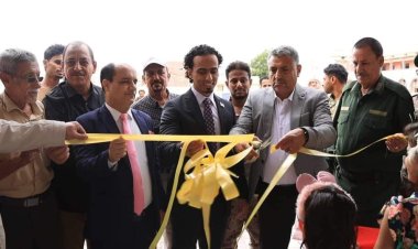 العاصمة عدن.. السقاف يفتتح قاعة ومسرح ثانوية عدن النموذجية بدارسعد