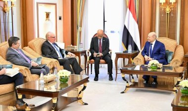 رئيس مجلس القيادة يستقبل المبعوث الامريكي