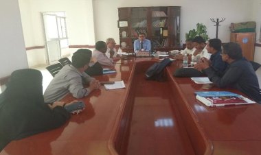 مدير عام مكتب الصحة بلحج يترأس اجتماعا لمناقشة الوضع الوبائي بالمحافظة