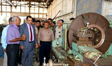 الوزير السقطري يتفقد إعادة تأهيل مرافق هيئة مصائد خليج عدن