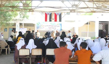 تكريم المبدعين بمعرض الأعمال الفنية للبيئة البحرية بعدن