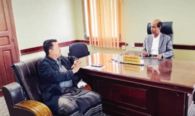 شبوة.. مدير عام رضوم يلتقي مدير عام تربية شبوة لمناقشة العملية التعليمية بالمديرية