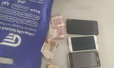 إدارة البحث الجنائي بوادي حضرموت تلقي القبض على عصابة متخصصة بسرقة المحتويات من المركبات الثقيلة