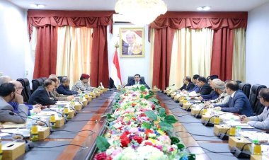 مجلس الوزراء يستعرض مستجدات الأوضاع ويتخذ قرارات لمعالجة الاختلالات في المنافذ البرية والبحرية