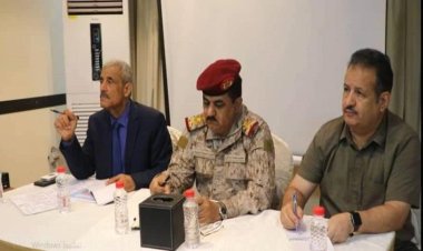 وزير الدفاع: هناك قرار جمهوري مرتقب لضم جميع القوات العسكرية تحت قيادة وزارة الدفاع