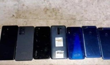 حضرموت.. مركز شرطة الديس يضبط عصابة مكونة من ثلاثة أشخاص يمتهنون سرقة الجوالات