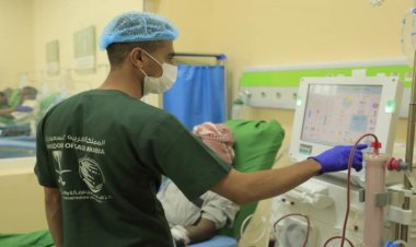 المهرة.. مركز الغسيل الكلوي في الغيضة يواصل تقديم الخدمات الطبية المجانية