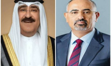 الرئيس الزُبيدي يهنئ أمير الكويت بحلول اليوم الوطني لبلاده