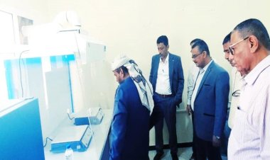 رئيس انتقالي أبين يتفقد مختبرات مركز الابحاث الزراعي بمدينة الكود