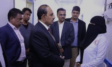 محافظ حضرموت يقوم بزيارة مفاجئة لمشفى المكلا للأمومة والطفولة ويطلع على الخدمات المقدمة للمرضى