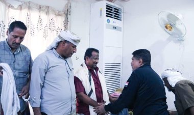 رئيس تنفيذية انتقالي حضرموت يؤدي واجب العزاء في المناضل الأكتوبري سعيد عمر العكبري