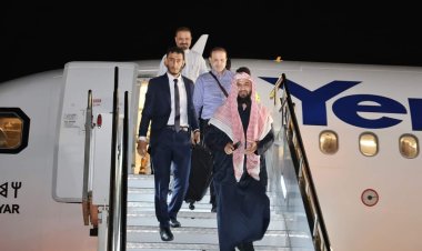 النائب المحرّمي يعود إلى العاصمة عدن بعد جولة خارجية حافلة باللقاءات والمشاورات