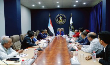 سياسية الانتقالي تؤكد ضرورة كبح جماح إرهاب الحوثي للحد من الكوارث البيئية في البحر الأحمر وباب المندب