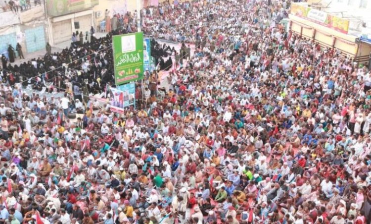 الرئيس الزُبيدي يوجه كلمة مهمة للحشد الجماهيري بمليونية “النخبة لكل حضرموت” (نص الكلمة)