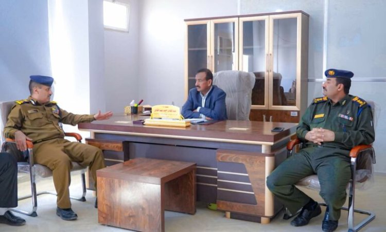 المحافظ بن الوزير يتفقد سير الأداء في فرع مصلحتي الجوازات والأحوال المدنية