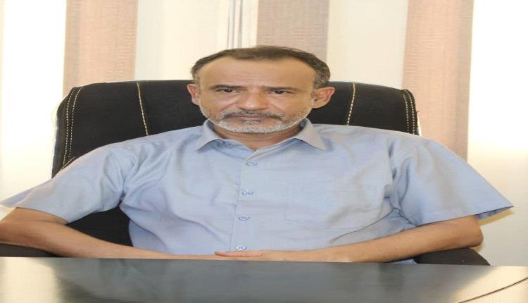 مدير عام بروم ميفع يوجه فرع هيئة الأراضي بالمديرية بصرف قطعة أرض لكل معلم