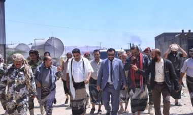 رئيس انتقالي شبوة يتفقد كهرباء شبوة ويؤكد ضرورة رفع الطاقة مع قدوم الشهر الفضيل