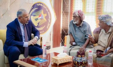 قبائل الحموم تطرح على الرئيس الزُبيدي معاناتها مع تلوث مناطق النفط